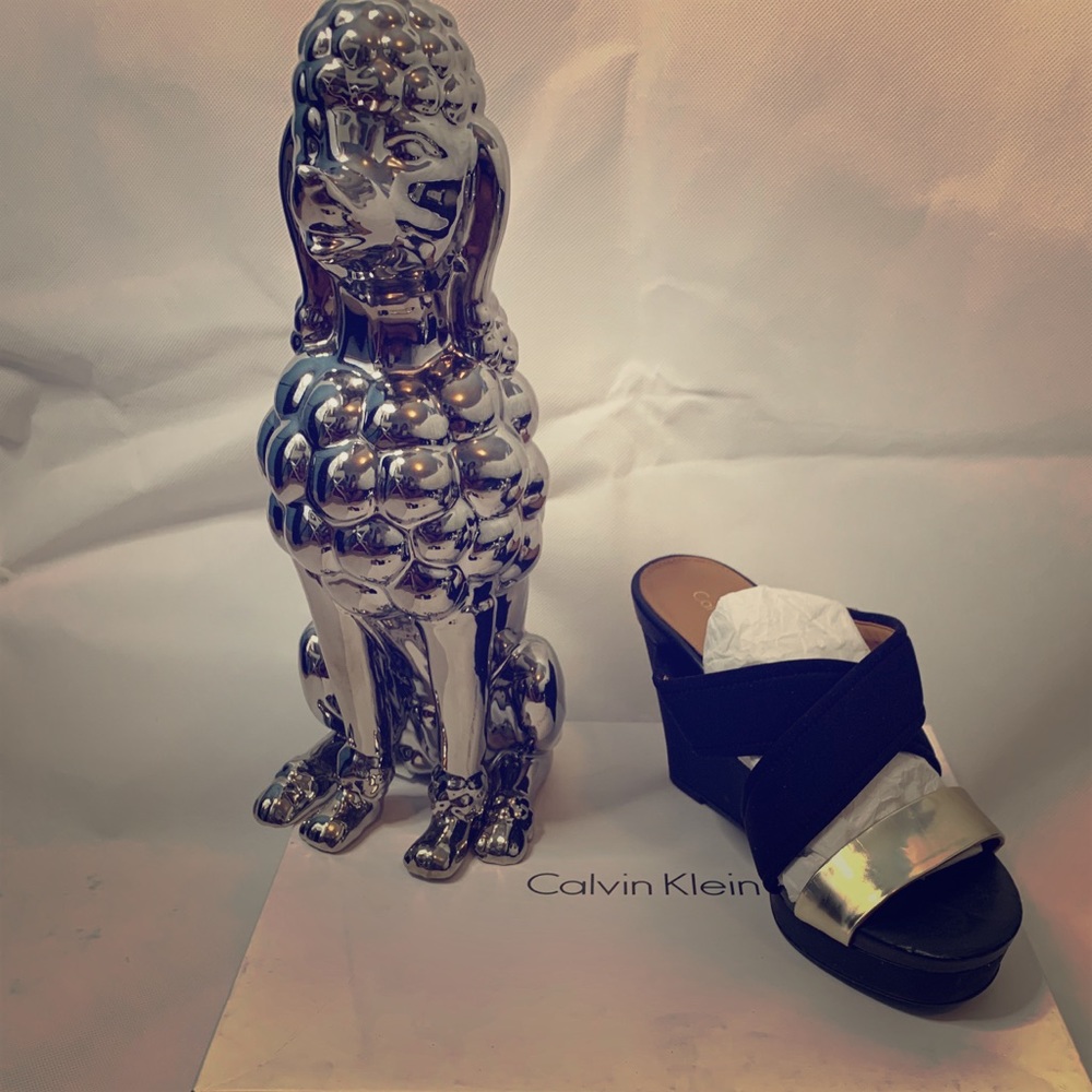 Black & Gild Wedges